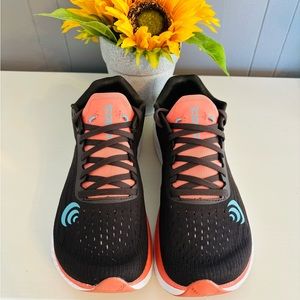 Topo Size 9 women’s running shoes